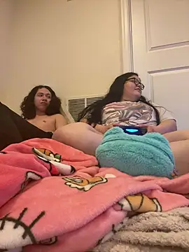 LiverandBrat77 online show from 7, 3, 2026