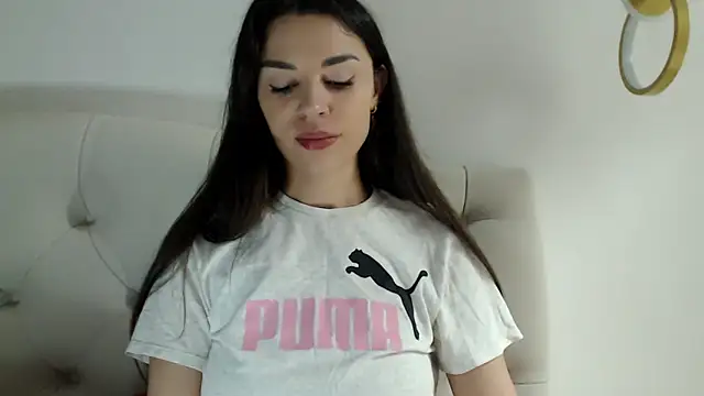 Mika Gold online show from 19, 4, 2026