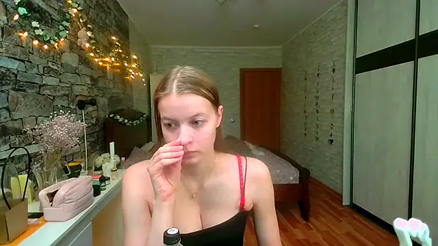   Aphrodita  wow   online show from 15, 3, 2026