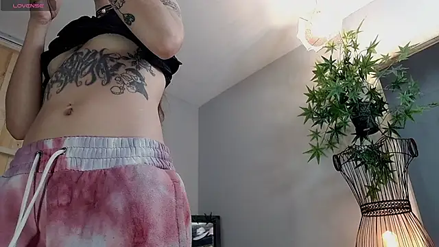 VickyJackson  online show from 12, 1, 2025