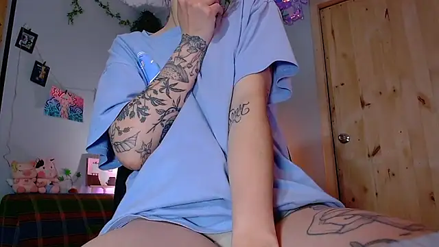 VickyJackson  online show from 25, 9, 2025