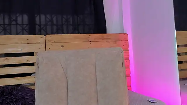 shantal rosse1 online show from 11, 3, 2025