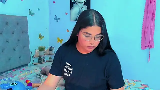 Snapshot of mabellfox chatting on 8, 1, 2025 mabellfox online show from 8, 1, 2025