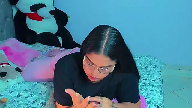 Snapshot of mabellfox chatting on 12, 2, 2025 mabellfox online show from 12, 2, 2025