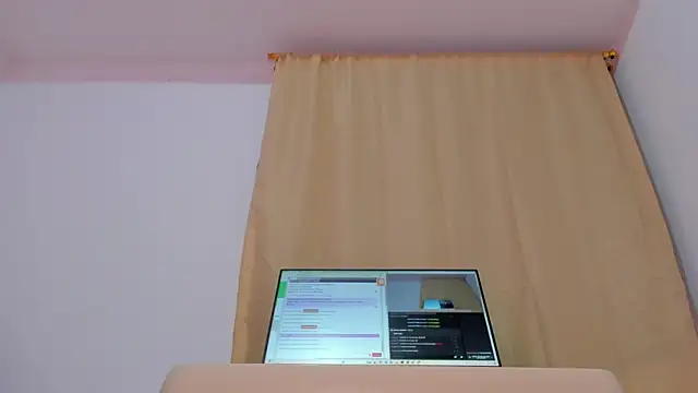 Snapshot of soyamandaa_ chatting on 8, 12, 2024 soyamandaa online show from 8, 12, 2024