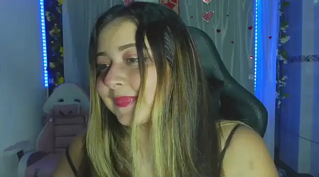 Emilyy Collinss online show from 11, 12, 2024