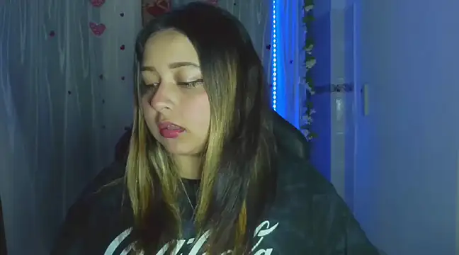 Emilyy Collinss online show from 13, 12, 2024