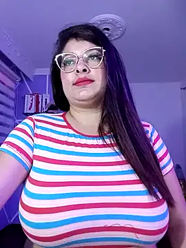Snapshot of MiiaaJoness chatting on 7, 12, 2024 MiiaaJoness online show from 7, 12, 2024