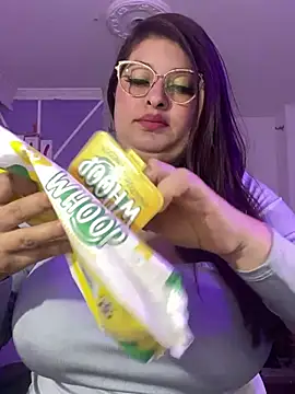 Snapshot of MiiaaJoness chatting on 5, 2, 2025 MiiaaJoness online show from 5, 2, 2025