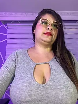 Snapshot of MiiaaJoness chatting on 3, 3, 2025 MiiaaJoness online show from 3, 3, 2025