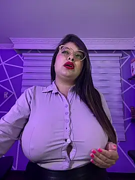 Snapshot of MiiaaJoness chatting on 4, 3, 2025 MiiaaJoness online show from 4, 3, 2025