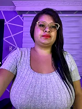 Snapshot of MiiaaJoness chatting on 11, 9, 2025 MiiaaJoness online show from 11, 9, 2025