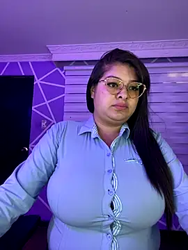 Snapshot of MiiaaJoness chatting on 9, 10, 2025 MiiaaJoness online show from 9, 10, 2025