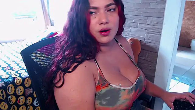 Snapshot of girl_milk2 chatting on 1, 6, 2026 girl milk2 online show from 1, 6, 2026