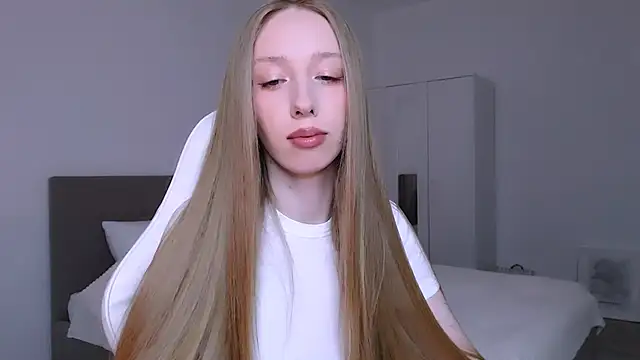 Luna insniity online show from 22, 3, 2026