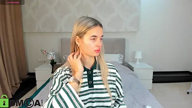 Donna Evans online show from 22, 11, 2025