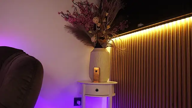 KimyBroox online show from 17, 4, 2026