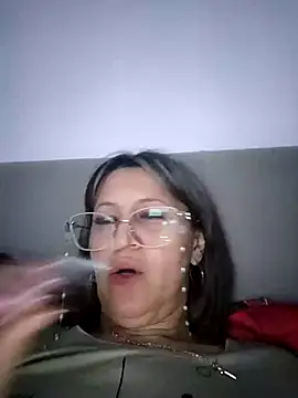 Snapshot of naughtymilfT chatting on 19, 2, 2025 naughtymilfT online show from 19, 2, 2025