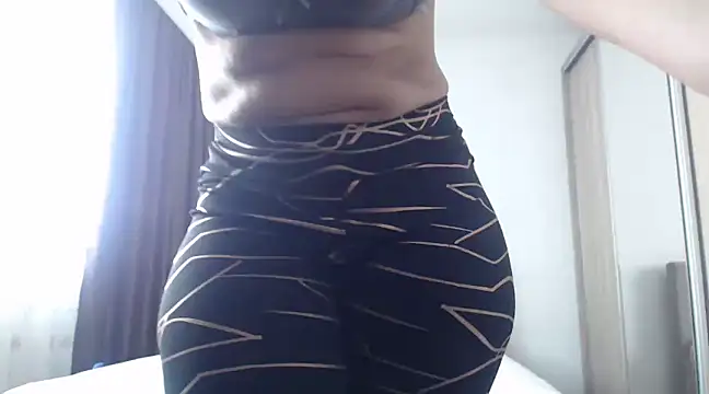 Snapshot of naughtymilfT chatting on 9, 3, 2025 naughtymilfT online show from 9, 3, 2025