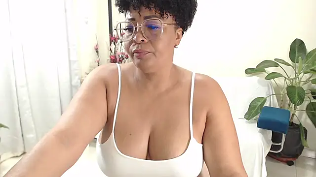 AmbarSofhia online show from 18, 2, 2025