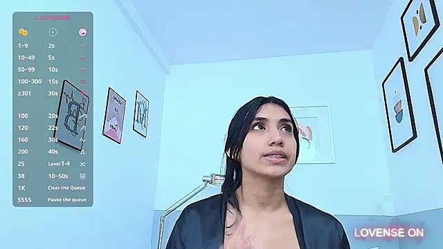 littlee emilyy  online show from 5, 12, 2024