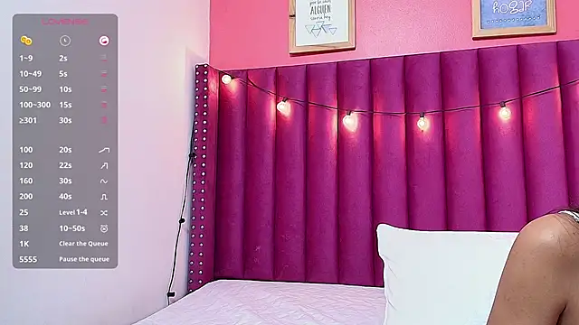 littlee emilyy  online show from 21, 2, 2025