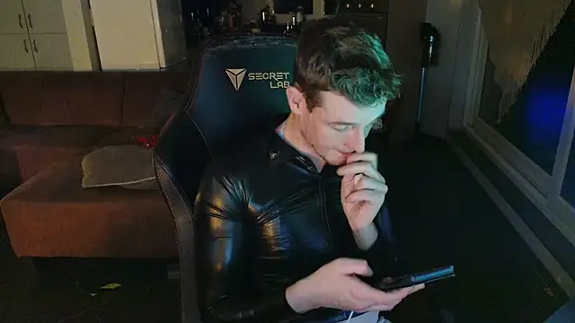 Snapshot of Str8boyy chatting on 16, 12, 2024 Str8boyy online show from 16, 12, 2024