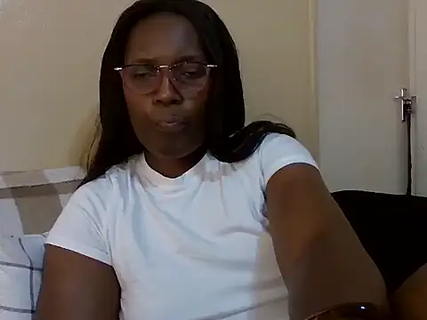 Snapshot of Malaika_Nkosi chatting on 11, 9, 2025 Malaika Nkosi online show from 11, 9, 2025