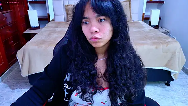 laureentt  online show from 9, 10, 2025