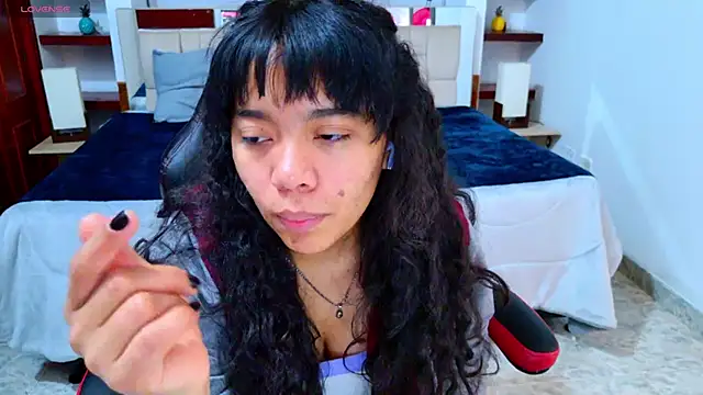 laureentt  online show from 25, 10, 2025