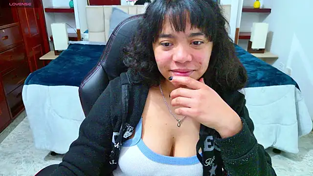 laureentt  online show from 30, 10, 2025