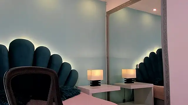 sharlott18 online show from 20, 11, 2025