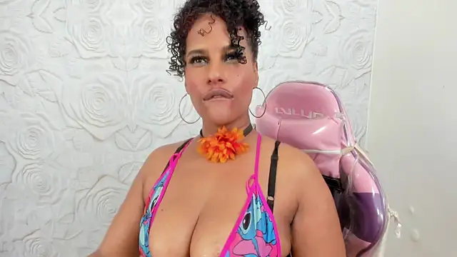 Snapshot of pamela_guzmaan chatting on 18, 3, 2025 pamela guzmaan online show from 18, 3, 2025