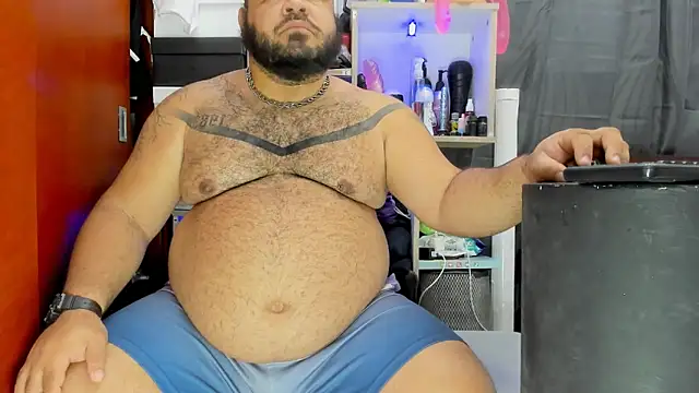 Snapshot of Latino_bigcock chatting on 1, 2, 2025 Latino bigcock online show from 1, 2, 2025