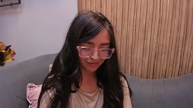 Eva Macalliter online show from 4, 1, 2025