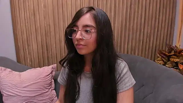 Eva Macalliter online show from 24, 1, 2025