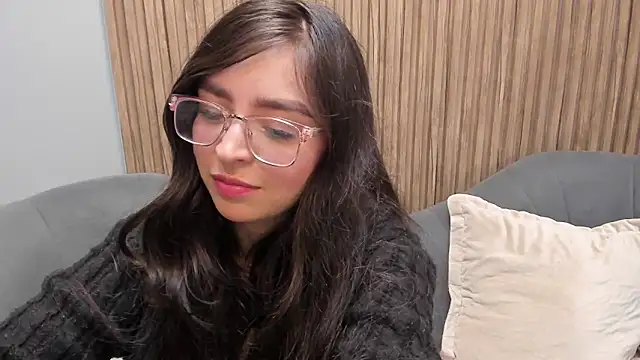 Eva Macalliter online show from 8, 3, 2025