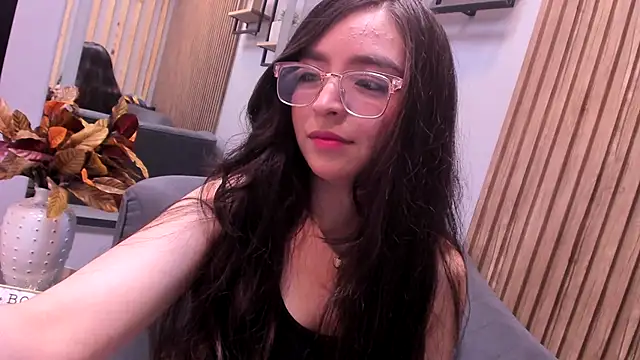 Eva Macalliter online show from 10, 10, 2025