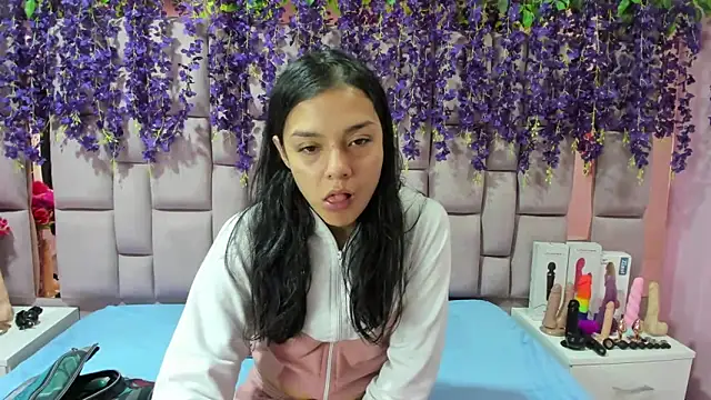 Snapshot of Bich_Anal_ chatting on 17, 12, 2024 Bich Anal online show from 17, 12, 2024
