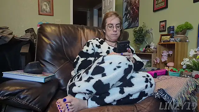 Snapshot of Linzy_19 chatting on 22, 1, 2025 Linzy 19 online show from 22, 1, 2025