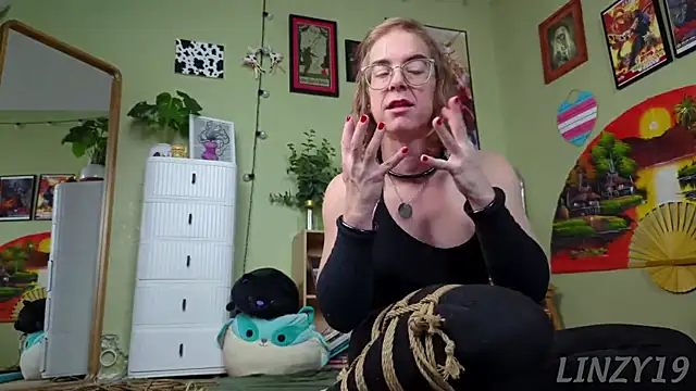 Snapshot of Linzy_19 chatting on 21, 2, 2025 Linzy 19 online show from 21, 2, 2025