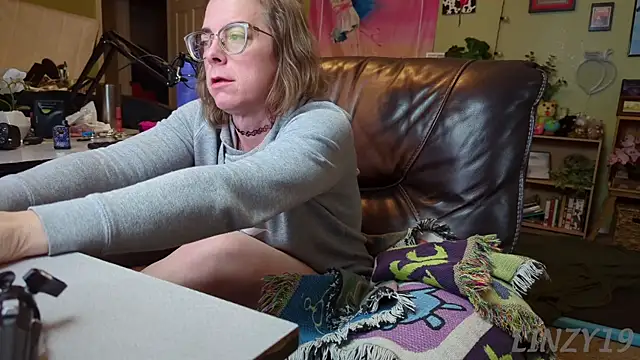 Snapshot of Linzy_19 chatting on 18, 3, 2025 Linzy 19 online show from 18, 3, 2025