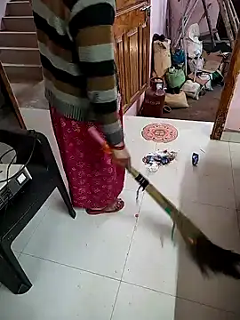 COUPLLE VILLAGE online show from 13, 1, 2025