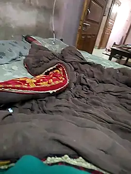 COUPLLE VILLAGE online show from 28, 2, 2025