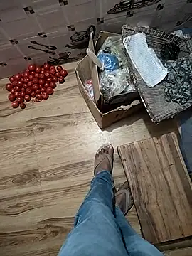 COUPLLE VILLAGE online show from 6, 3, 2025