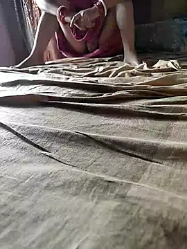 COUPLLE VILLAGE online show from 17, 9, 2025