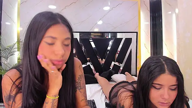 Lia-Anahiz online show from 1, 3, 2025