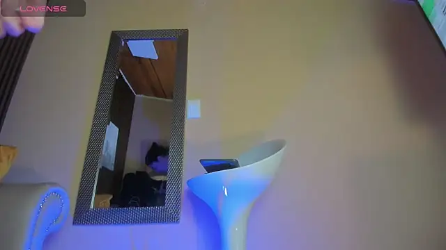 emily roberts1 online show from 24, 12, 2024