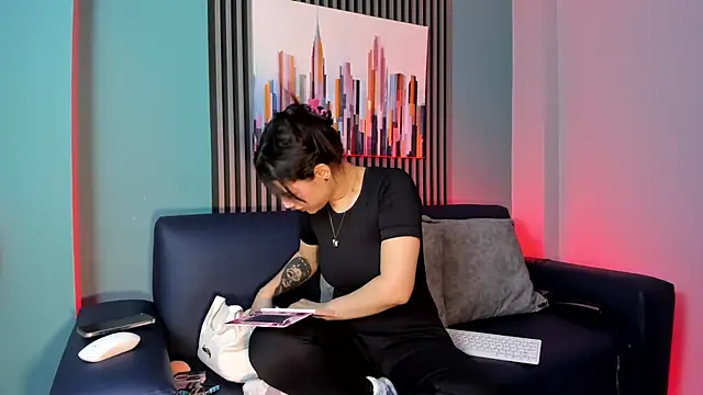 emily roberts1 online show from 2, 10, 2025