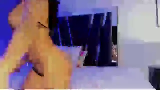 Snapshot of HollyEvanz chatting on 25, 9, 2025 HollyEvanz online show from 25, 9, 2025